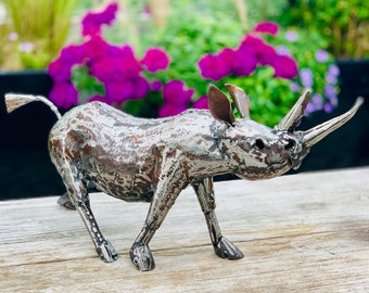 Recycled Metal Rhino Sculpture ART105