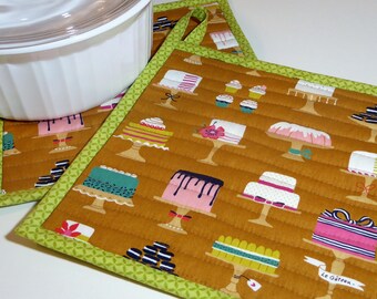 Quilted Pot Holders: Cupcake Fabric, Set of 2 Handmade Cotton Potholders