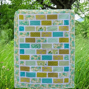 Handmade Throw Quilt: Turquoise Aqua Green Floral - Heirloom Quality (56x73)