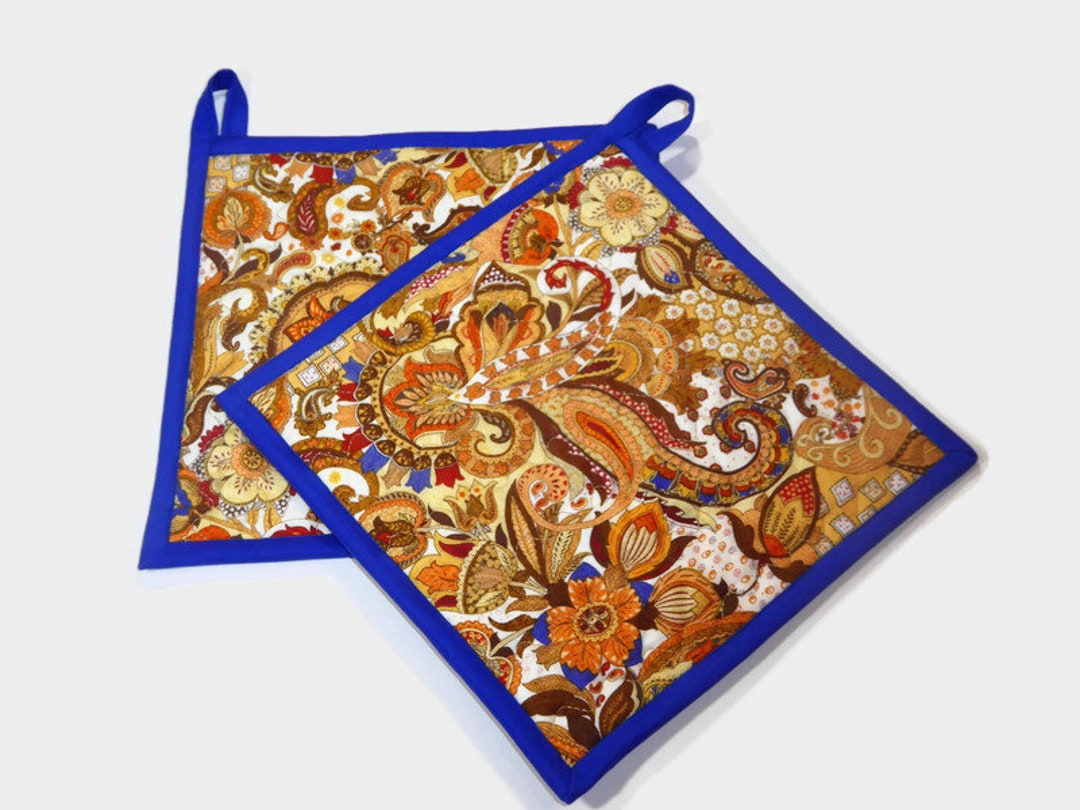 Quilted Potholders, Quilted Pot Holders, Set of 2, Paisley and Modern