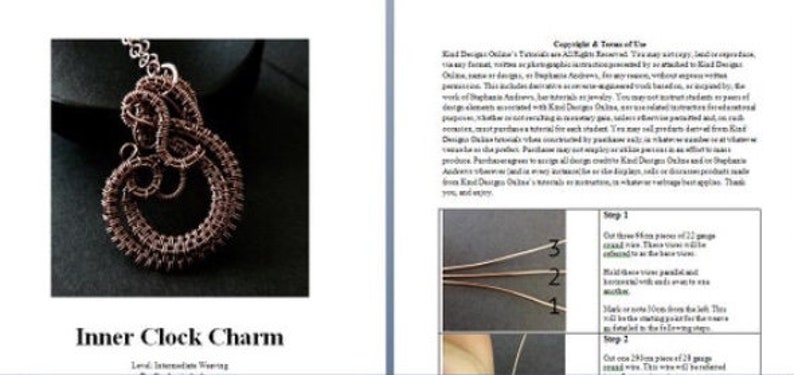 K&ouml;nnte beinhalten: Nahaufnahme eines inneren Uhr-Anh&auml;ngers aus Kupferdraht. Der Anh&auml;nger besteht aus Draht, der zu einem detaillierten Design verwoben wurde. Der Anh&auml;nger h&auml;ngt an einer silbernen Kette. Das Bild enth&auml;lt auch Anweisungen zur Herstellung des Anh&auml;ngers.