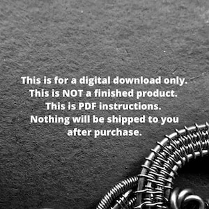 K&ouml;nnte beinhalten: Text auf einem dunkelgrauen Hintergrund, der lautet: "Dies ist nur f&uuml;r einen digitalen Download. Dies ist KEIN fertiges Produkt. Dies sind PDF-Anweisungen. Nach dem Kauf wird Ihnen nichts zugeschickt."