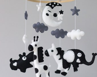 Newborn Mobile/ Black and White Mobile/safari nursery mobile/Baby mobile /Animal mobile/Crib mobile/ /Baby shower gift