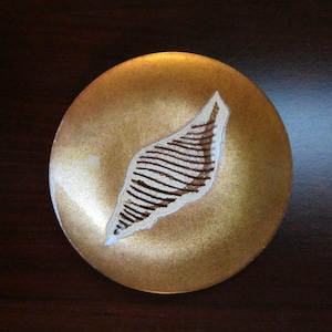 Vintage Annemarie Davidson enamel on copper trinket dish. Auger style sea shell on sand. 4&quot; hand crafted in the 1960&#39;s. Stunning artistry!
