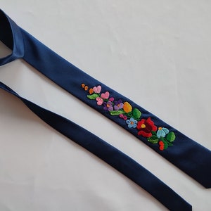 Classic men tie, Hungarian folk art, Hungarian tie with Kalocsa motif, Hand emroidery tie, dark blue