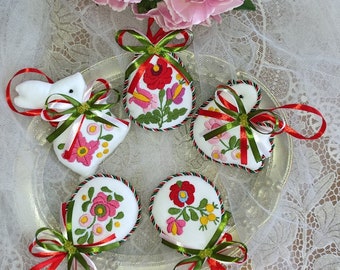 Set of 5 Textil Easter ornaments, Hungarian folk, Matyo folk art, Embroidered textil eggs, Hand embroidered fabric bunny