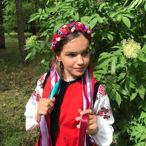 Ukrainian flower crown Ukraine national hair wreath Bride Ukrainian crown Ukraine bride Ethnic wreath Roses flower crown Wildflower headband