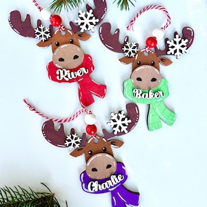 PERSONALIZED Moose ornament, personalized Christmas, You choose the color of each scarf, 9 colors available, Family Christmas 2025 Ornament