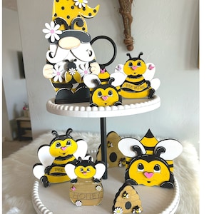 Spring tiered tray, Bumble Bee tiered tray, Bee shelf sitter, Bee decor, Summer tiered tray decor, Garden decor, Wood Bee, Bumble bee tray