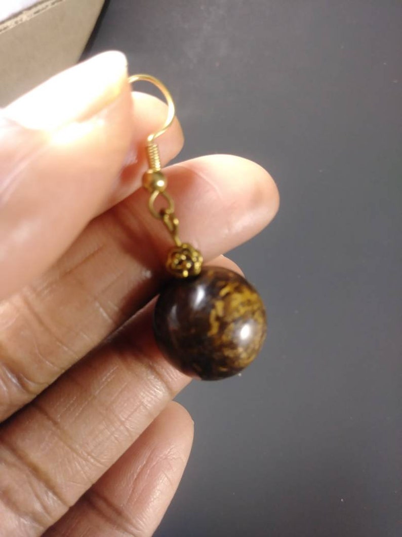 Elegant Bronzite /& Wood Necklace Set