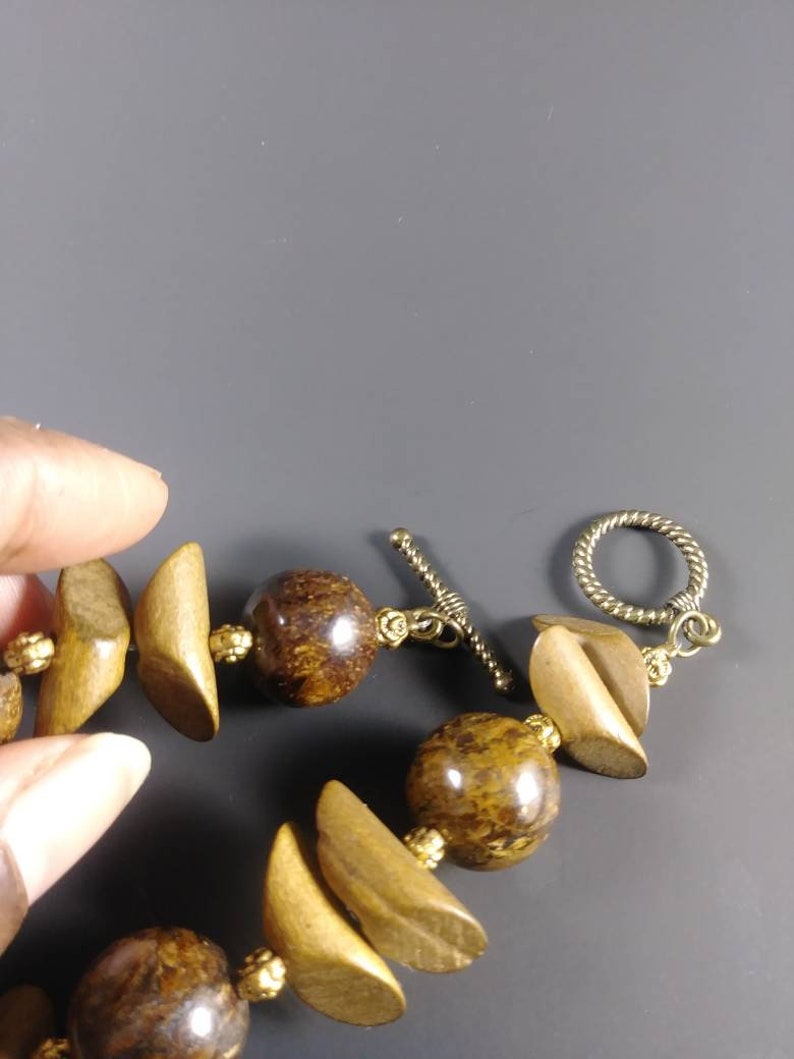 Elegant Bronzite /& Wood Necklace Set