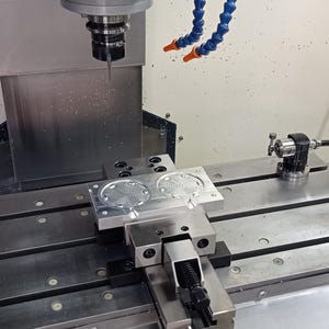 Servicios de fabricación de moldes personalizados, servicios de mecanizado CNC, producción de piezas CNC, mecanizado de acero CNC