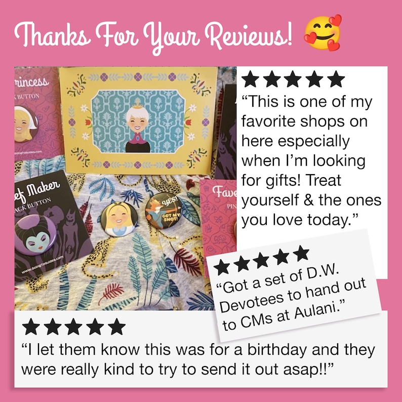 Puede incluir: Una colecci&oacute;n de botones, alfileres y una caja decorativa coloridos con personajes de dibujos animados. La imagen incluye rese&ntilde;as de clientes con calificaciones de cinco estrellas y el texto "Thanks For Your Reviews!"