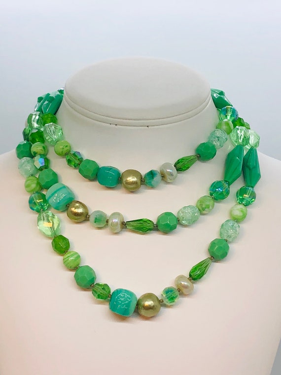 Gorgeous Art Deco GREEN GLASS 48" Necklace