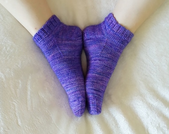 Hand knitted merino wool ankle socks, cute basic winter sports socks for women, casual purple socks for ladies