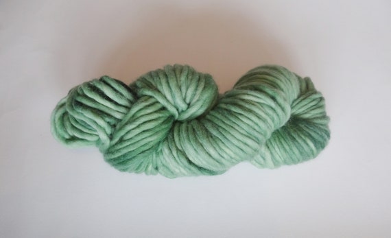 EMERALD 150 g super bulky yarn 100 /% merino wool green color  hand dyed indie yarn
