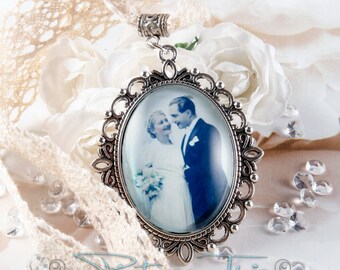 Custom Wedding Bouquet Photo charm, Bridal Bouquet photo charm, Memorial bouquet charm, Bouquet pendant charm, Bouquet Brooch, Memory Charm.