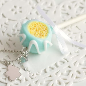 Collier Cake Pop en fimo, chaine bille argentée, noeud satin. Fait main en argile polymère image 1