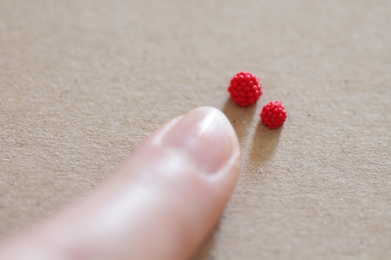 Realistic Raspberry, Blackberry silicone mold 4mm and 5mm. For fimo, resin, airclay, miniature creation image 2