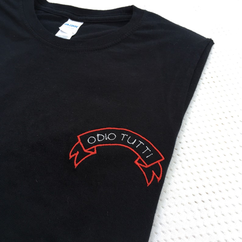 odio tutti maglietta