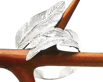 Graceful Silver Angel Feather Ring - A Heavenly Symbol of Love and Protection. Feather Wrap Ring - Silver Angelic Grace - Gift for Her.
