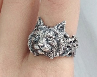 Wildcat Jewelry Collection: Exquisite Lynx Ring - Channel Your Inner Feline Elegance!