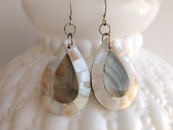 Mother of Pearl shell teardrop earrings, natural … - image 1