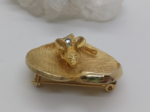 Vintage Gold Tone Heart Brooch with 3D Mouse and … - image 4