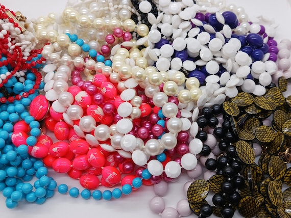 Vintage plastic string bead necklace bulk lot, vi… - image 5