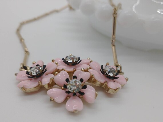 1950s Kramer Pink  Thermoset Flower Statement Nec… - image 2