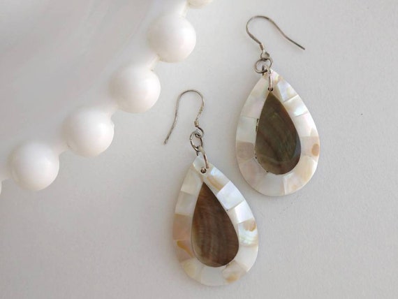 Mother of Pearl shell teardrop earrings, natural … - image 4