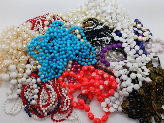 Vintage plastic string bead necklace bulk lot, vi… - image 2