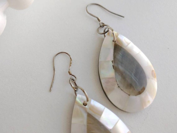 Mother of Pearl shell teardrop earrings, natural … - image 6