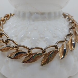 Vintage Gold Tone 3D Organic Leaf Choker Necklace