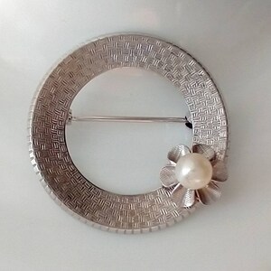 Minimal sterling silver round brooch, Vintage DCE Curtis Jewelry co simple pin with tiny flower