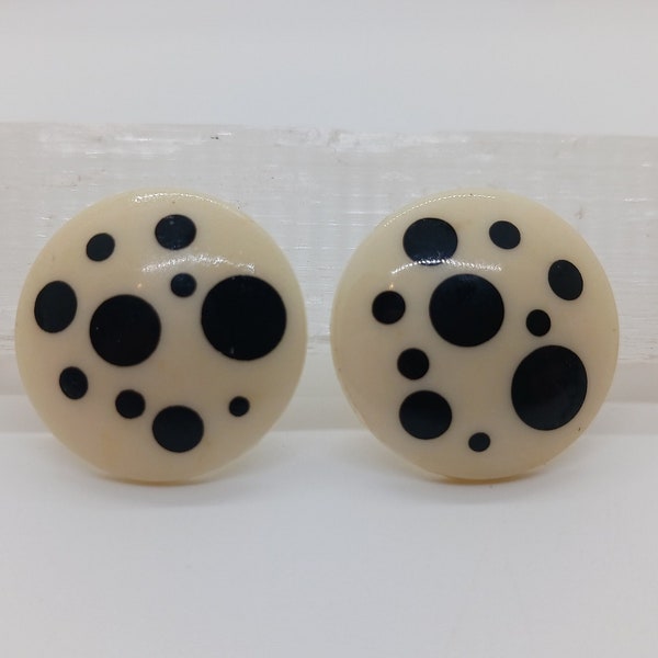 Vintage Avon 1987 Polka Dots Earrings: Mod Kitsch Style, Cool Molded Plastic with Black spots