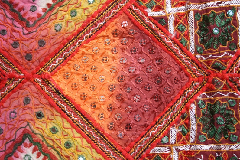 bestickte tagesdecke