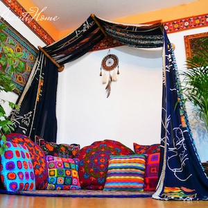 Boho Betthimmel - Saree Baldachin mit handgeschnitzter Wandbefestigung - Meditationsecke - hippie Saree Bett Vorhang - Indien Schlafzimmer