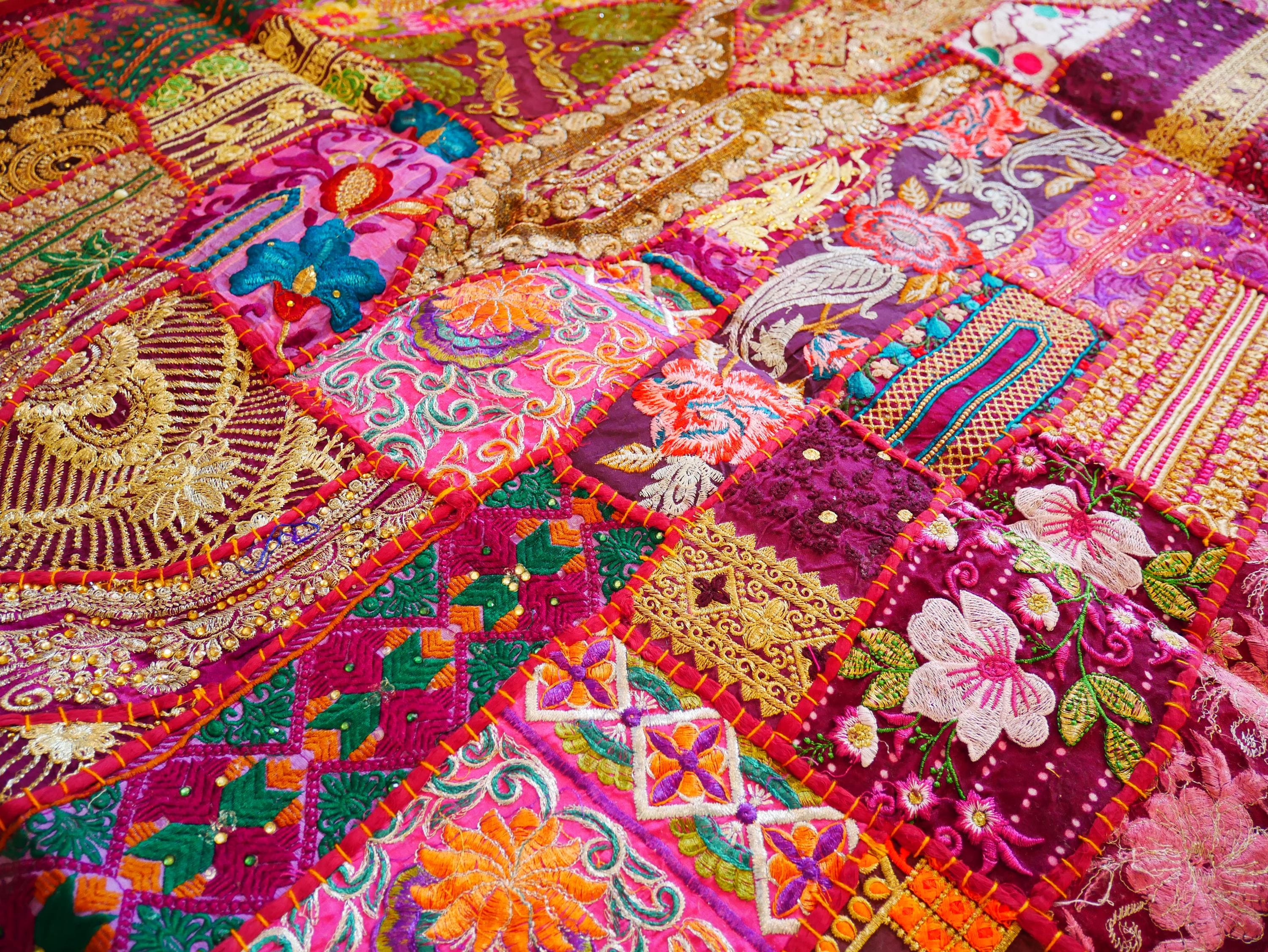 インドの壁掛け、ヴィンテージサリーパッチワークタペストリー、東洋の