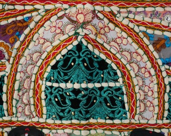 Tour De Porte Patchwork Bohème Eyes Of India - 117x107 Cm - Fabriqué Main En Inde Avec Sari Recyclés - Décoration Murale Colorée