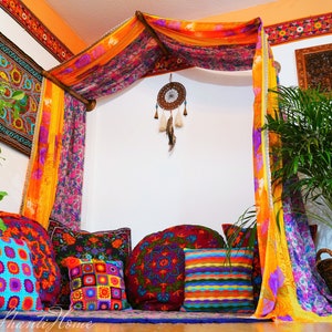 Baldacchino per letto Boho - Baldacchino in sari con supporto a parete intagliato a mano - Angolo per la meditazione - Tenda per letto in sari hippie - Camera da letto indiana