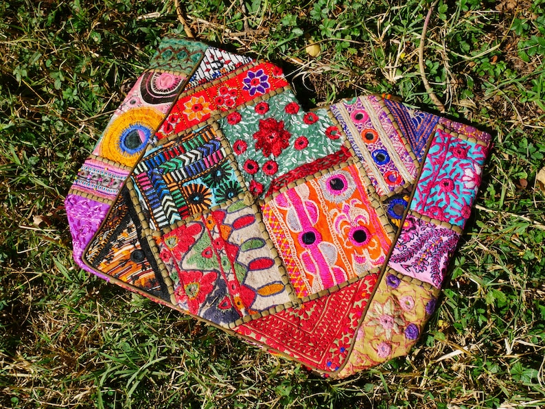 Hippie Hobo Tasche, boho Schultertasche, handgefertigte Patchwork Tasche, Beuteltasche, Festivaltasche, bunte Damentasche, Hippie ethnochic Bild 7
