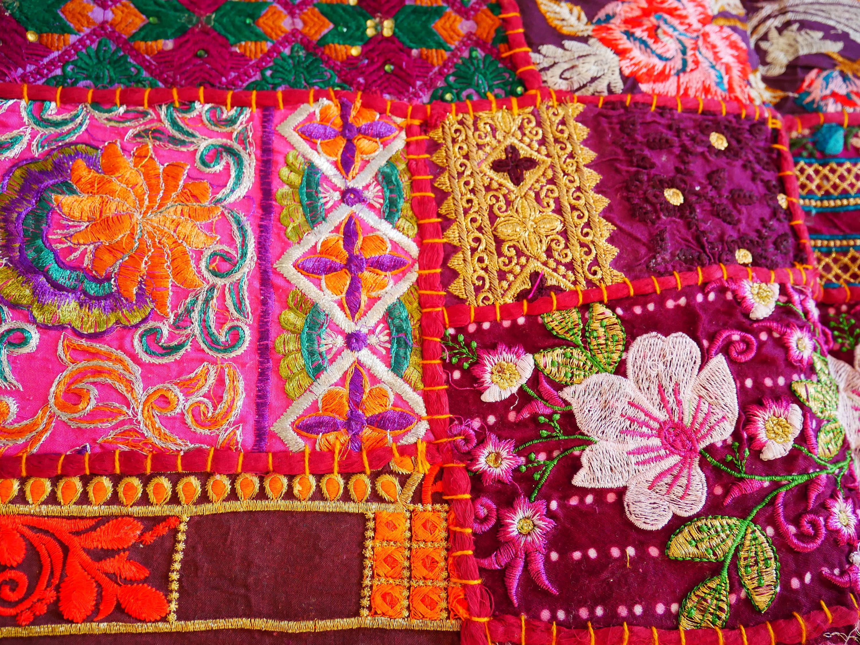 インドの壁掛け、ヴィンテージサリーパッチワークタペストリー、東洋の