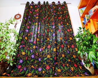 Kashmiri Vorhang handbestickt Hippie chic - Individuelle Länge - Baumwolle mit Wolle bestickt Blumen Vorhang für Wohzimmer oder Schlafzimmer