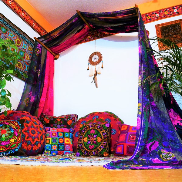 Auvent de lit Boho - auvent saree avec support mural sculpté à la main - coin de méditation - rideau de lit hippie saree - Chambre Inde