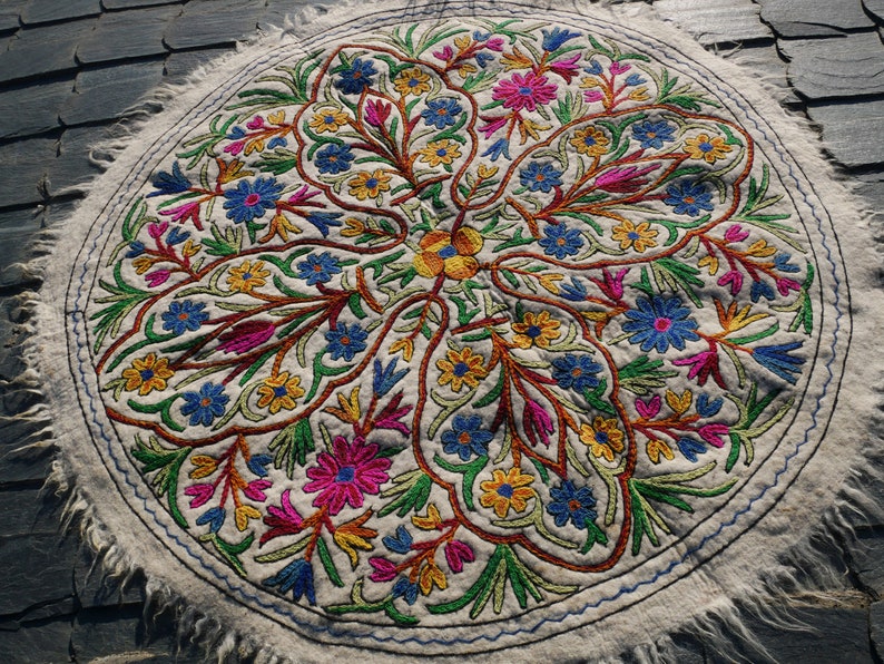 Round Wool Rug - Mandala Rug | Kashmiri 