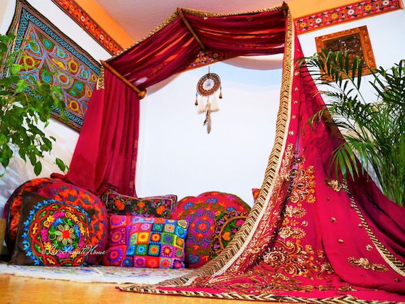 Boho Betthimmel - Saree Baldachin mit handgeschnitzter Wandbefestigung - Meditationsecke - hippie Saree Bett Vorhang - Indien Schlafzimmer