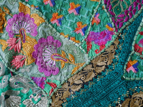 インド ビンテージ サリー パッチワーク タペストリー 刺繍 壁掛け
