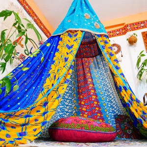 Boho hanging tent - Bed canopy -  Indian Saree Baldachin | bohemian bedroom - meditation - floor seating area | Hippie decor tent