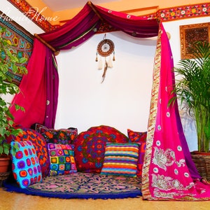 Dosel de cama bohemio - dosel de sari con soporte de pared tallado a mano - rincón de meditación - cortina de cama sari hippie - dormitorio indio